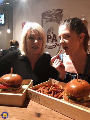 Madpornpics - pussy-lick lesbian hairy