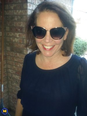 Madpornpics - glasses outdoor moms