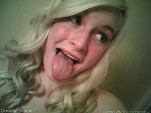 Madpornpics - amateur solo blonde