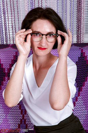 Madpornpics - glasses