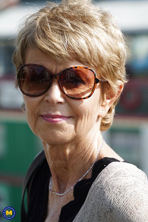 Madpornpics - glasses