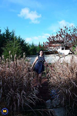 Madpornpics - outdoor