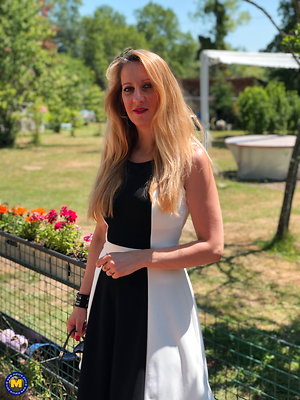 Madpornpics - outdoor