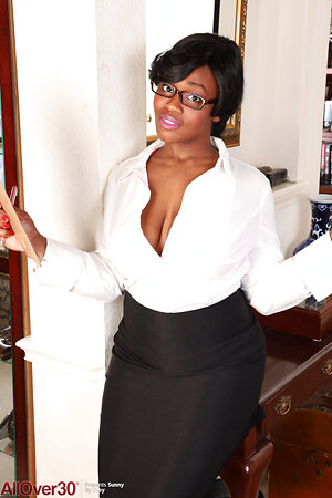 Madpornpics - secretary