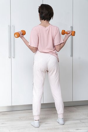 Madpornpics - Fitness makes adorable young mom eager to demonstrate hairy cunny
