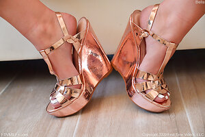 Madpornpics - Joyful blonde milf spreads legs to show her beautiful wet snatch