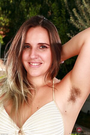 Madpornpics - hairy-armpits