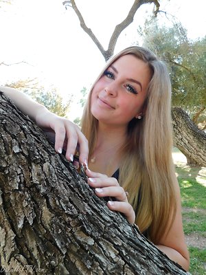 Madpornpics - upskirt outdoor blonde