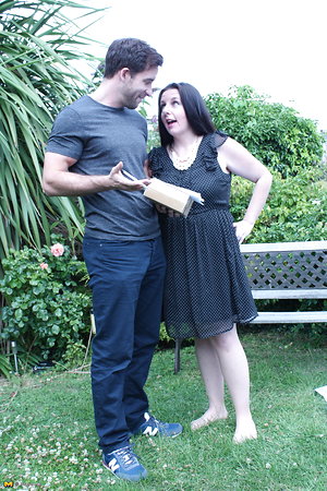 Madpornpics - Chubby mature mom is being fucked by a muscled guy