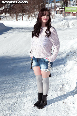 Madpornpics - Sexy MILF photo of big-boobied woman with hairy pussy