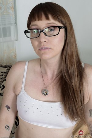 Madpornpics - Small-tittied MILF with glasses strips in hairy moms pics
