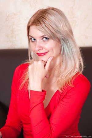 Madpornpics - blonde hairy milf