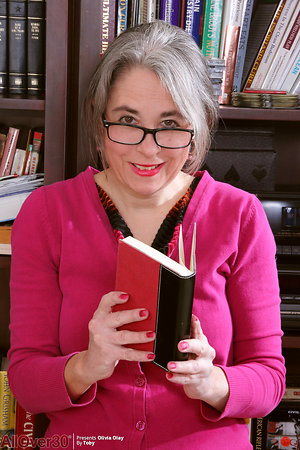 Madpornpics - hairy mature glasses