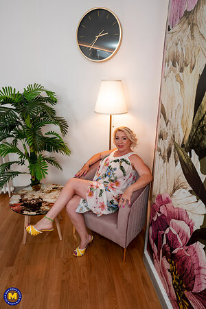 Mature NL, Free Mature Pictures Gallery