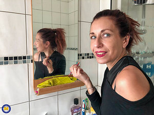 Mature NL, Free Mature Pictures Gallery