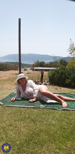 Mature NL, Free Mature Pictures Gallery