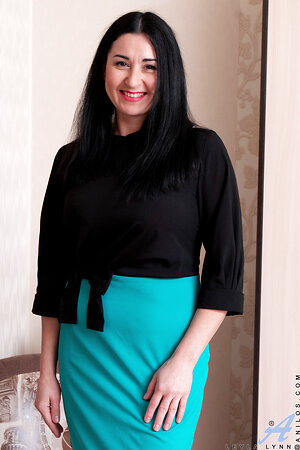 Anilos, Mature Women Pictures