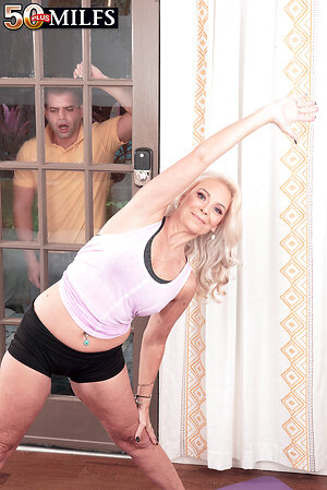 50 Plus MILFs, MILF Photos