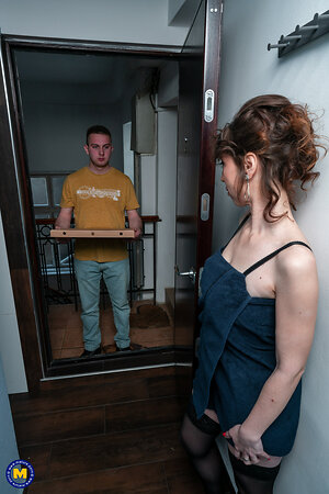 Mature NL, Free Mature Pictures Gallery