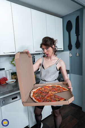 Mature NL, Free Mature Pictures Gallery