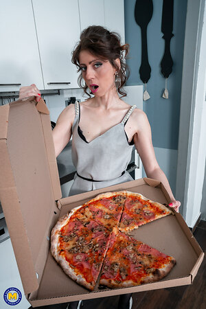 Mature NL, Free Mature Pictures Gallery