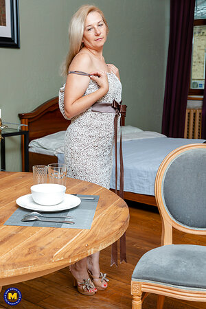 Mature NL, Free Mature Pictures Gallery