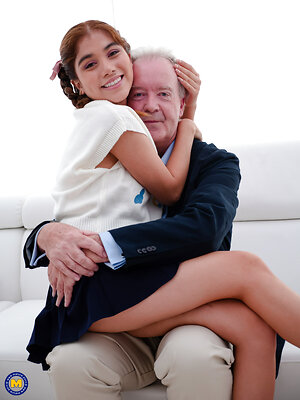 Mature NL, Free Mature Pictures Gallery