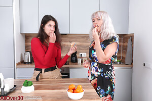 AllOver30, Mature Pictures, Milf Pics