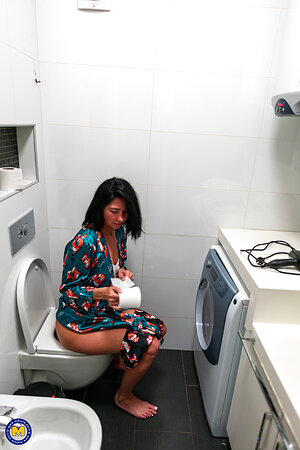 Mature NL, Free Mature Pictures Gallery