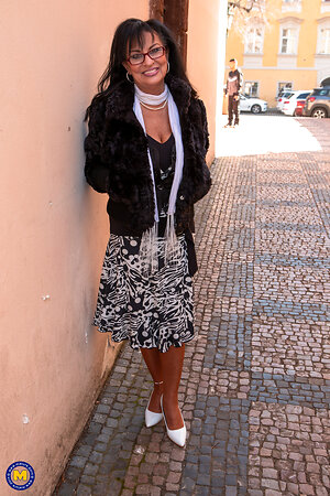 Mature NL, Free Mature Pictures Gallery