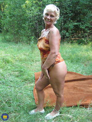 Mature NL, Free Mature Pictures Gallery