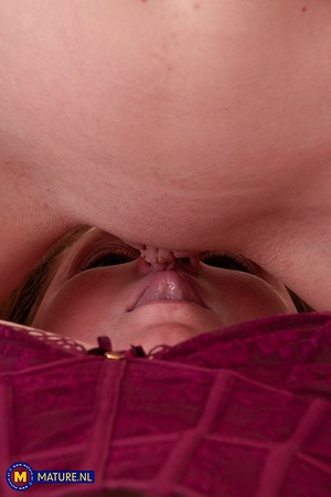 Mature NL, Free Nude Mature & MILF Pics Gallery