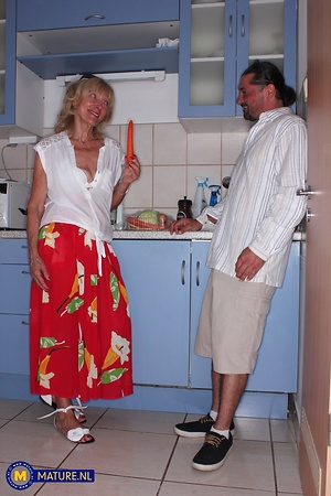 Mature NL, Free Nude Mature & MILF Pics Gallery