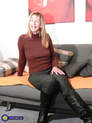 Mature NL, Free Nude Mature & MILF Pics Gallery