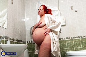 Mature NL, Nude Mature Women & MILF Pics Gallery