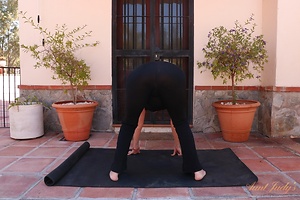 Mature Blonde Outdoor Yoga Strip Pussy Pics