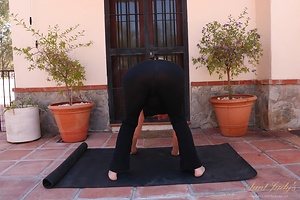 Mature Blonde Outdoor Yoga Strip Pussy Pics