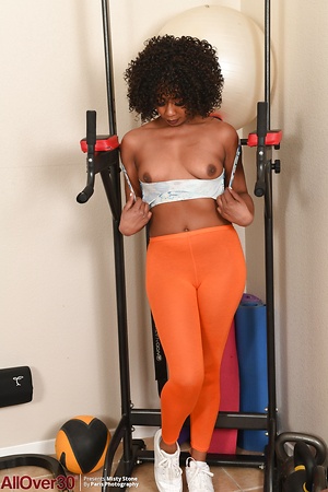 Ebony Milf Nude Leggings Pussy Pics Gallery