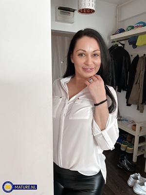 Thick Milf Boot And Tit Strip Gallery