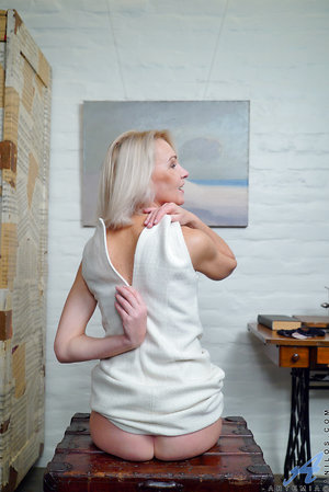 Anilos, Mature Women Pictures