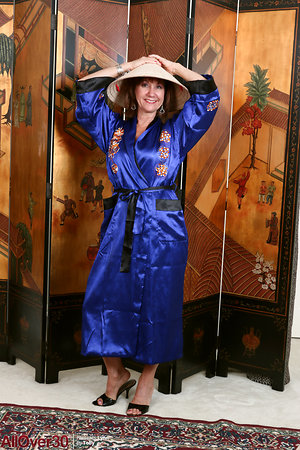 AllOver30, Mature Pictures, Milf Pics