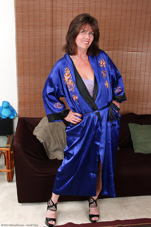 AllOver30, Mature Pictures, Milf Pics