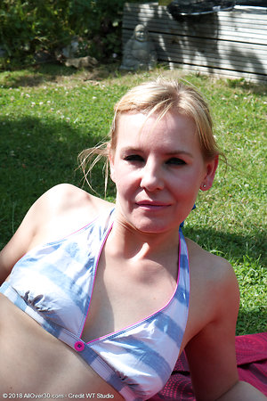 Mature Pictures Featuring 37 Year Old Kate Aveiro From AllOver30