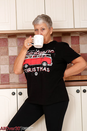 AllOver30, Mature Pictures, Milf Pics