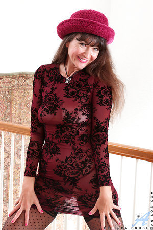 Anilos, Mature Women Pictures