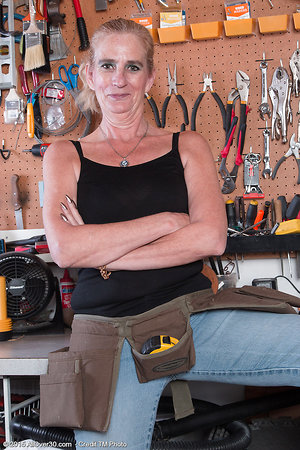 This horny grandma will show you her wonderful tight pussy and beautiful body with sexy tits.