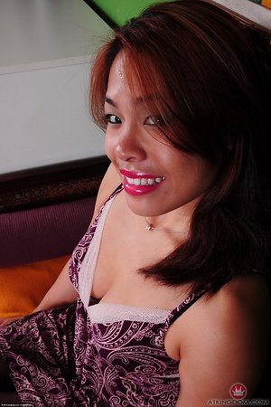 Pulling her tights with big butt it reveals the beauty of her pussy