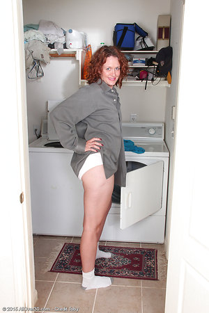 In this small tits milf for very juicy ass