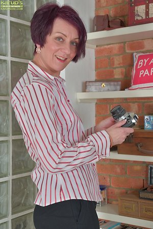 She fucks her pussy dildo and gets a lot of pleasure