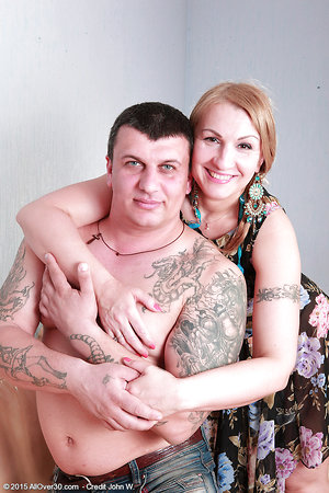 She spreads pussy when a big dick in her ass friend that would get more pleasure